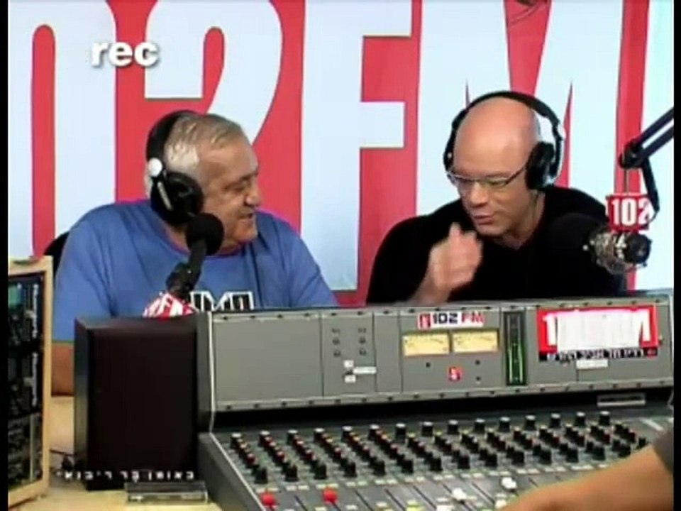 Radio Tel Aviv - station de radio israélienne - octobre 2010 - "102 FM, Street numbers"