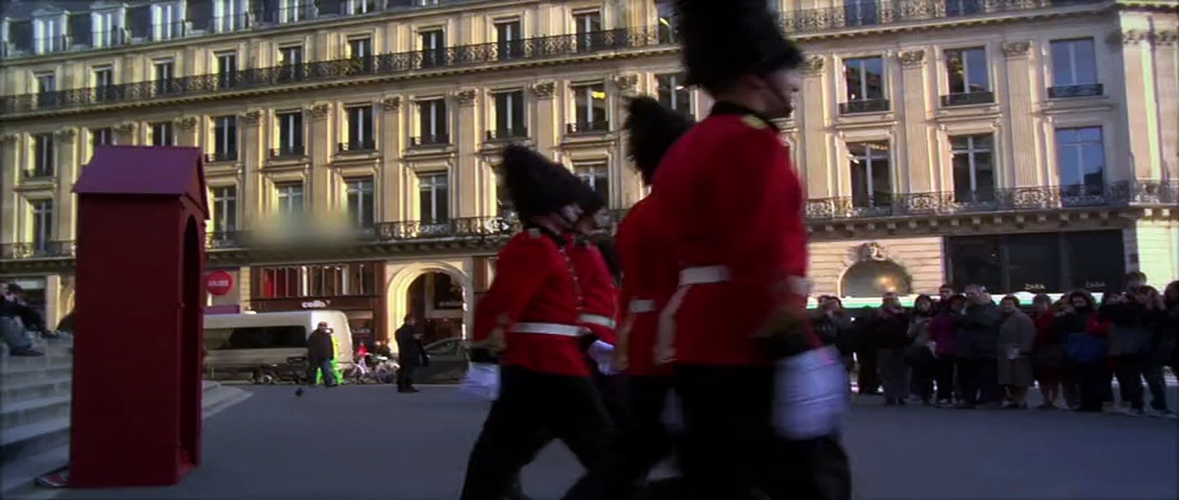 Mc Vitie's (United Biscuits France) - biscuits Mc Vitie's - février 2011 - Striptease de gardes royaux à Opéra