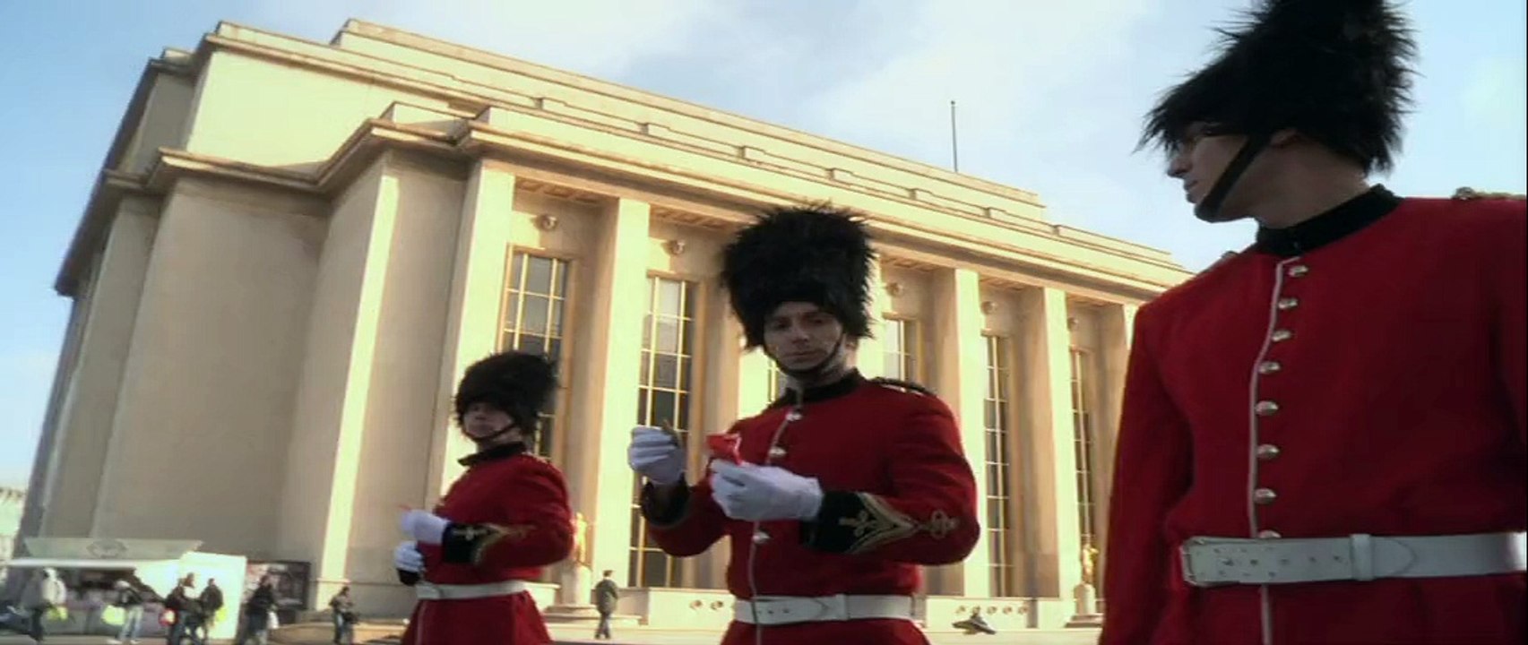 Mc Vitie's (United Biscuits France) - biscuits Mc Vitie's - février 2011 - Striptease de gardes royaux à Trocadéro