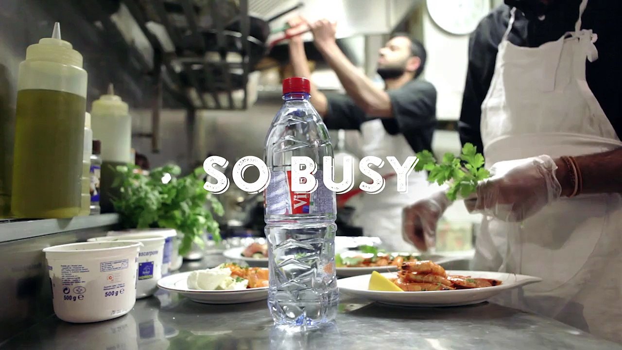 Ogilvy & Mather Paris pour Vittel - eau minérale, «Refresh cap» - mai 2014