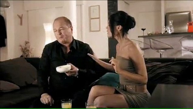 NRJ - radio - août 2010 - Réveillez-vous avec Nikos, couchez-vous avec Cauet , la révélation