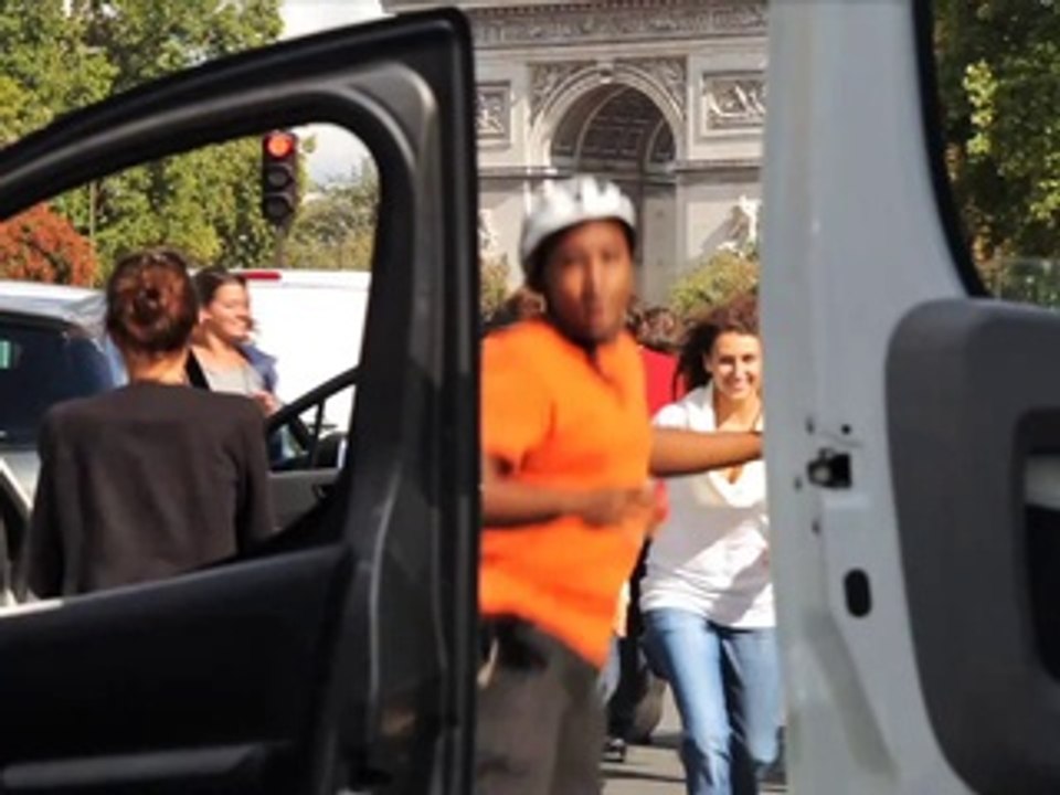 Peugeot - service de location de voitures, scooters, vélos et accessoires Mu by Peugeot - octobre 2010 - "Join the muve"