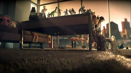 LG - aspirateur LG Kompressor Elite - décembre 2010 - "Something's lurking" (quelque chose est tapie)