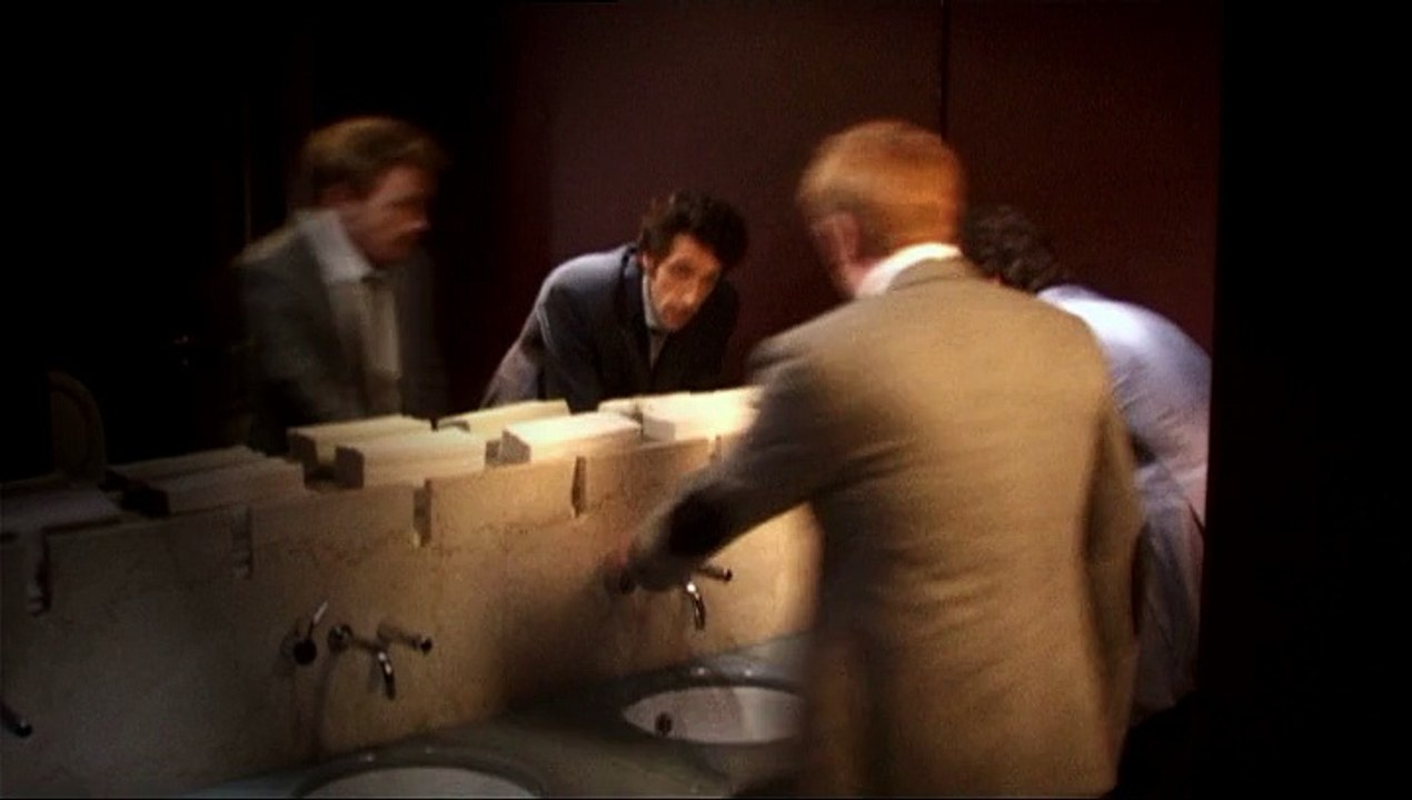 Médecins du Monde - organisme humanitaire - octobre 2010 - "On est tous médecins du monde", "Toilettes"