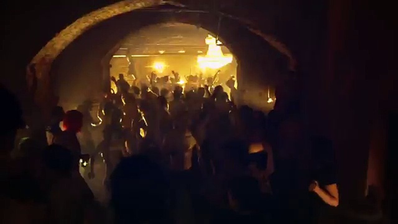 Perrier (Nestlé Waters) - eau pétillante, "Le Club Perrier, www.youtube.com/perrier" - juin 2011