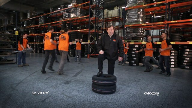 Pièces et Pneus - vente de pièces auto neuves par Internet piecesetpneus.com - février 2011 - PiècesetPneus.com, avec Guy Roux