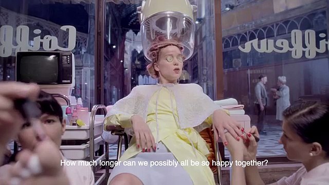 Prada - parfum Candy L'Eau, avec Léa Seydoux - mars 2013 - preview 1