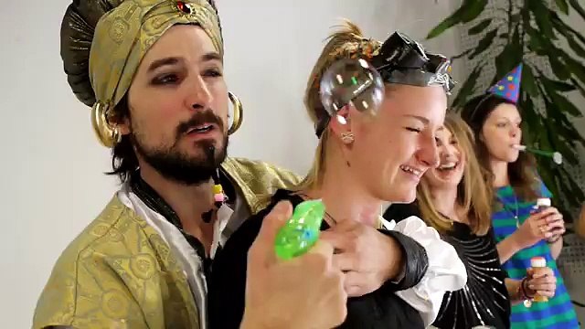 Nouveau Monde DDB - agence de communication, «Je voeux» - mai 2014 - chloé et hugo