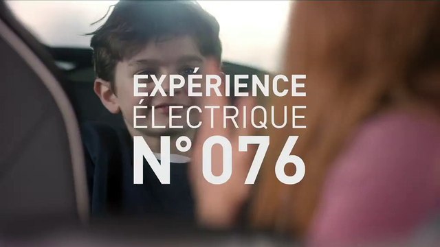 Publicis Conseil pour Renault - voiture électrique Renault Zoe, 1000 expériences - mars 2014 - vaisseau spatial