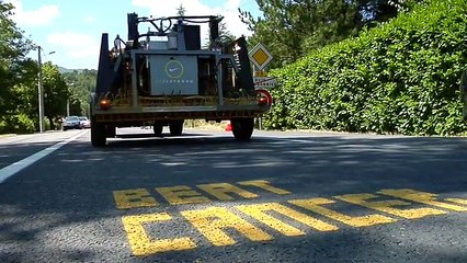 Nike Livestrong Foundation - association - 2010 - "Chalkbot"