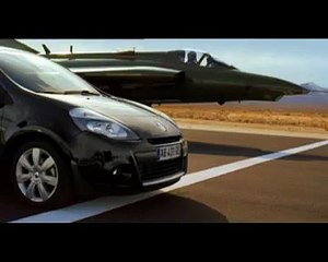 Renault - voiture Clio - avril 2010 - "Défi", "Avion de chasse"