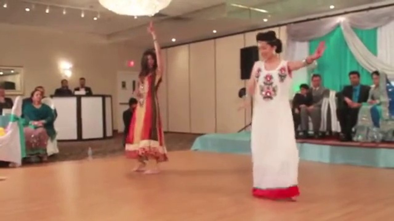 Beautiful Desi Girls Mehndi Night Dance - Pakvideotube