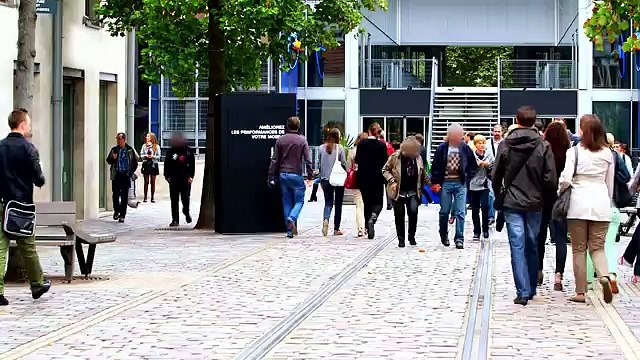 Publicis Modem pour LG Electronics - smartphone LG G2, La machine à améliorer les mobiles - septembre 2013