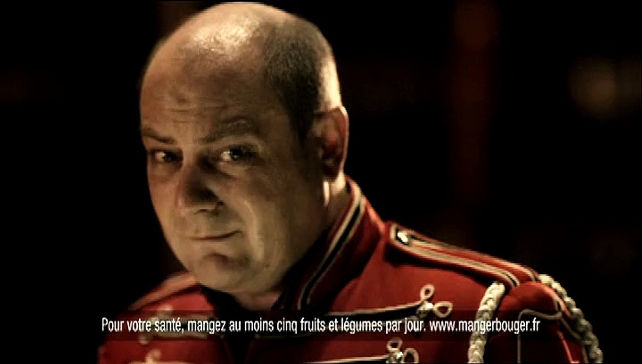 Orangina - soda Orangina Rouge - décembre 2009 - "La panthère", "Naturellement méchante", 15s