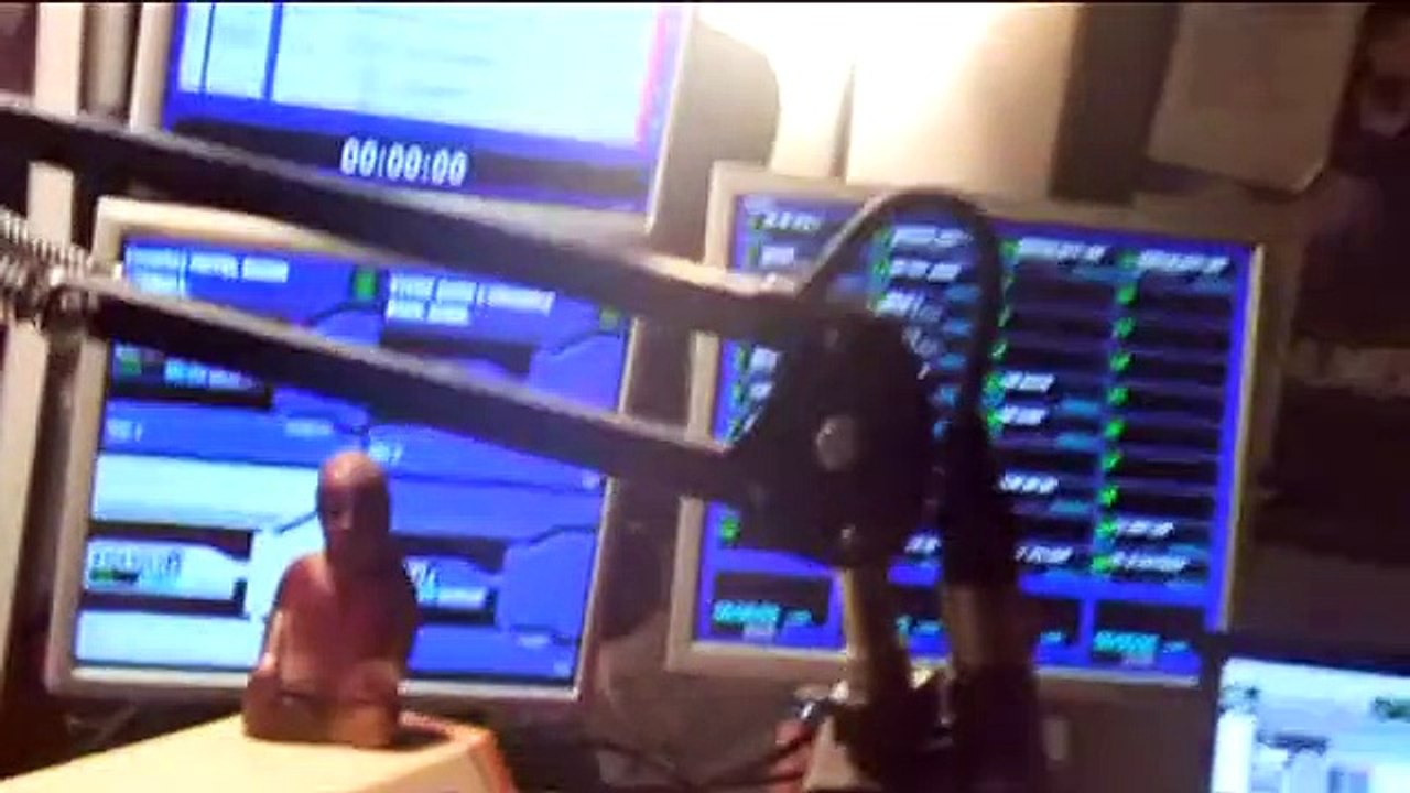 Snoop Dogg & Romano "Gangsta Luv" @ Skyrock "La Radio Libre de Difool", 11-22-2009