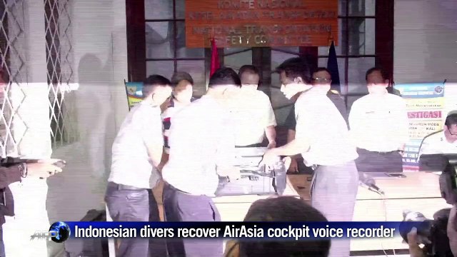 Indonesian divers retrieve AirAsia cockpit voice recorder