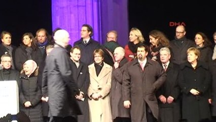 Berlin?deki Hoşgörü ve Özgürlük Yürüyüşüne Binlerce Kişi Katıldı