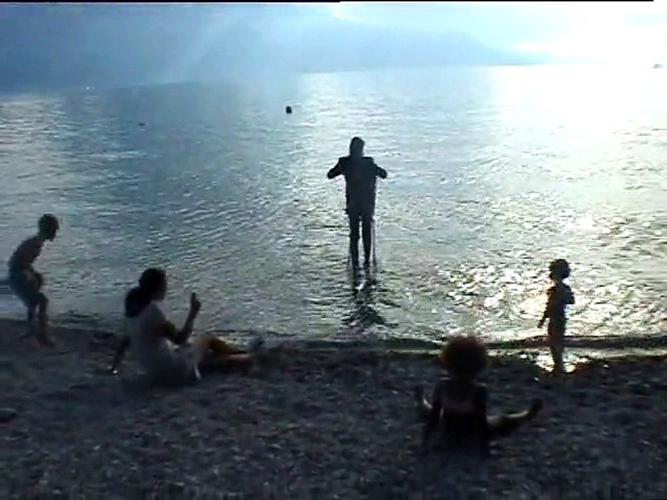 Sarah Venturi, LE CONCERT DES CARPES DU LÉMAN, performance, Le Château des Jeux, Musée suisse du jeu, La Tour-de-peilz, 12 septembre 2010