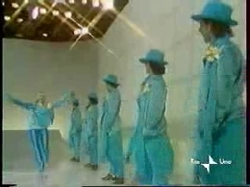 raffaella carra.Mi spendo tutto.sigla