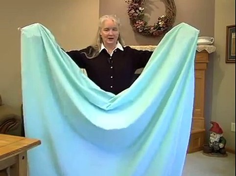 Comment plier un drap housse en quelques secondes - Méthode efficace!