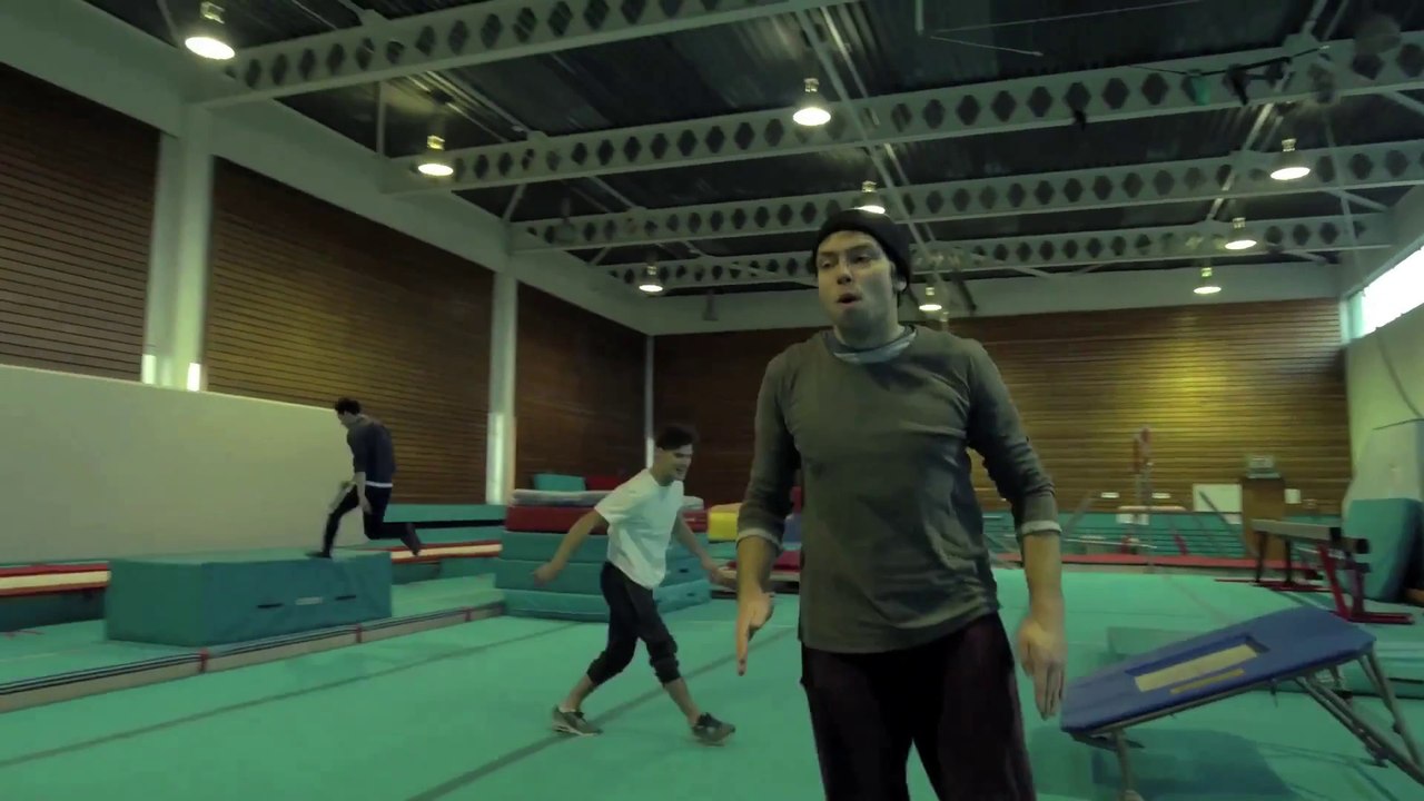 Airwheel stunts with Damien Walters, incredible acrobat!