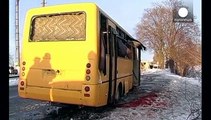 مقتل ما لا يقل عن 10 اشخاص جراء سقوط قذيفة على حافلة في أوكرانيا