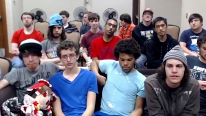 Situation très embarrassante entre 2 gamers en pleine émission de jeu vidéo! FAIL