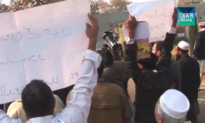 Students chant GO Imran GO at APS