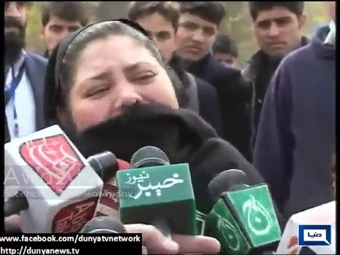 Grieved Parents Of Peshawar Attack Victims Criticizes Imran Khan On His Arrival At APS