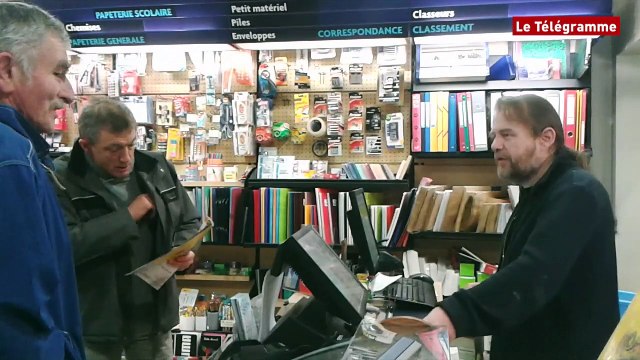 Châteaulin. Charlie Hebdo : de la folie dans les kiosques