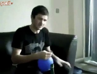 Evde Kimya Deneyi Yapan Liseli