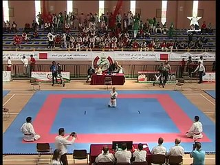 Amputé des 4 membres, ce petit garçon devient champion de karaté !