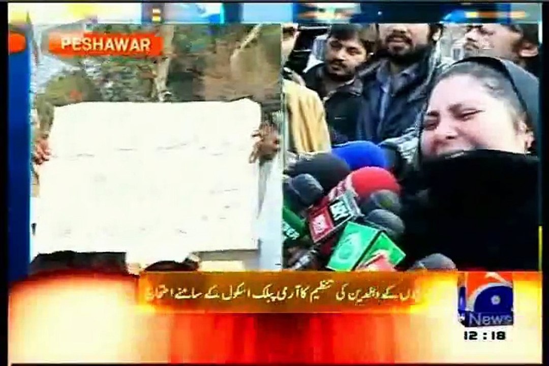 Parents Protest on  arriving Imran Khan & Reham Khan at Army Public School