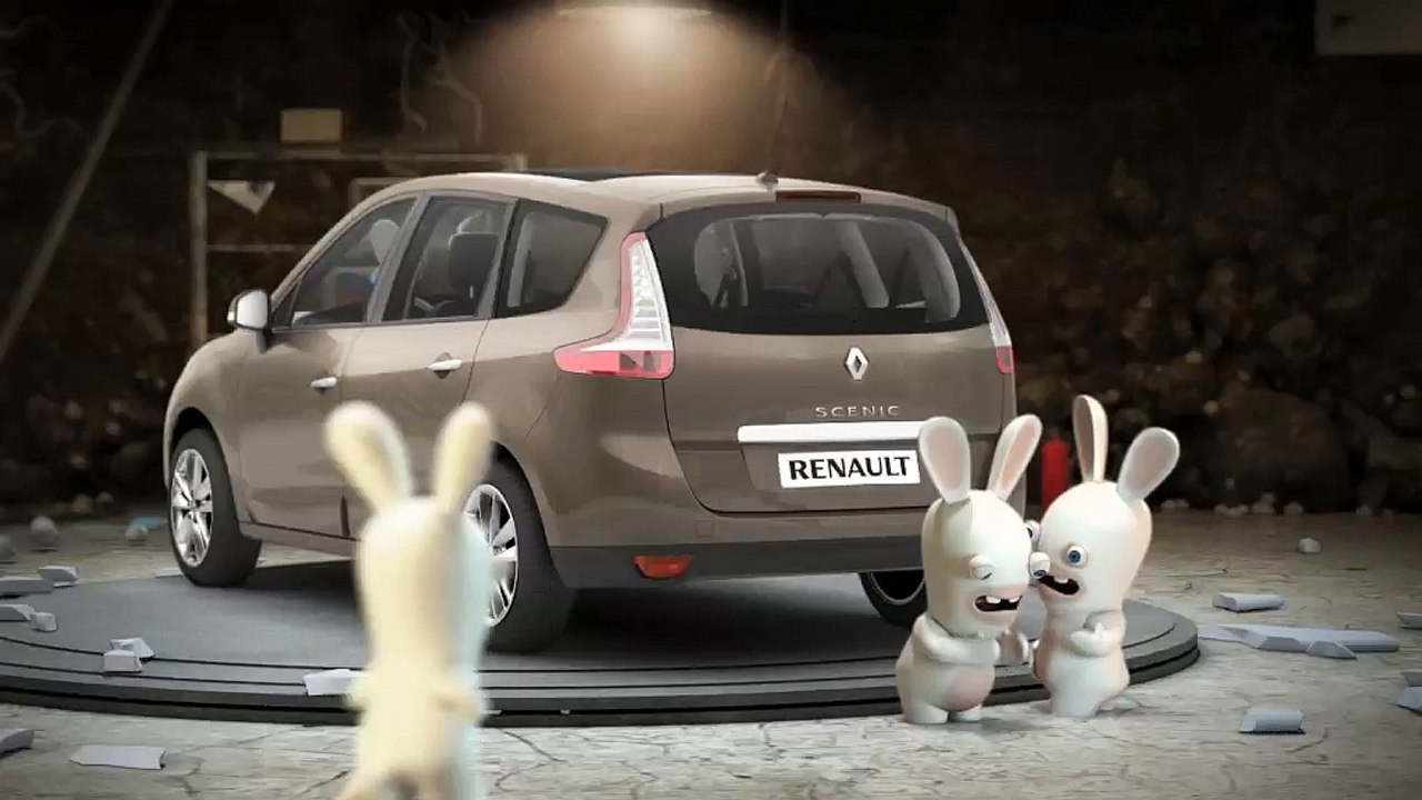 Renault - voiture Grand Scénic - avril 2009 - Les tests crétins des Lapins Crétins: "Test n°7: l'aide au stationnement"