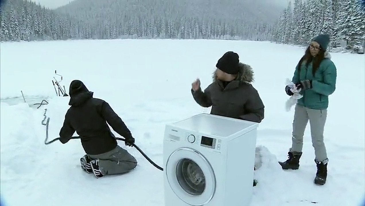 Samsung - machine à laver Samsung EcoBubble, "Huge bear surprises crew on EcoBubble photoshoot" - janvier 2013