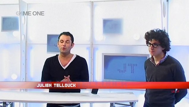 Sony Ericsson - téléphone portable avec manette de Playstation Xperia Play, Orc vs Xperia Play - avril 2011