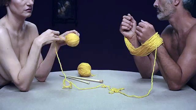 TBWA Paris pour AIDES - association de lutte contre le Sida, «No sex, Pas de préservatif, pas de sexe» - octobre 2014 - tricot