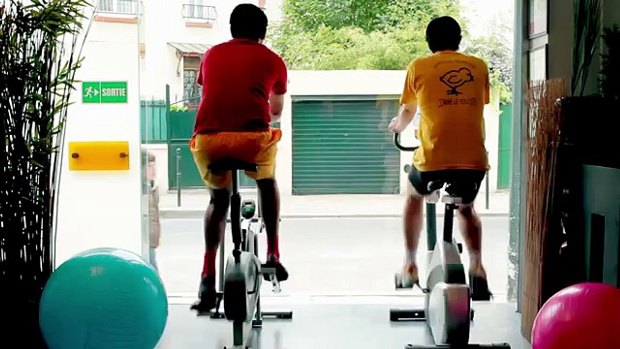 Vivastreet - site de petites annonces, "Y a plus simple" - juin 2013 - victoria maillot jaune