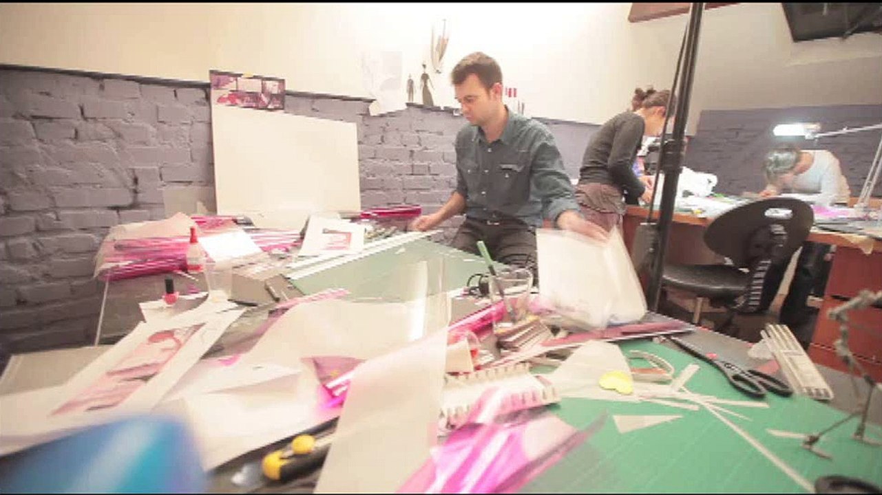 Yves Saint Laurent (YSL) - maquillage, "Rouge Pur Couture Vernis à Lèvres" - février 2012 - making of