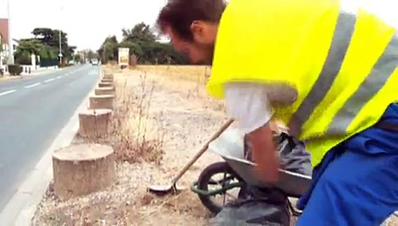 Skoda - voiture Cross over Skoda Yeti - septembre 2009 - "Nouveau Skoda Yeti. Apprivoisez-le." "L'employé"