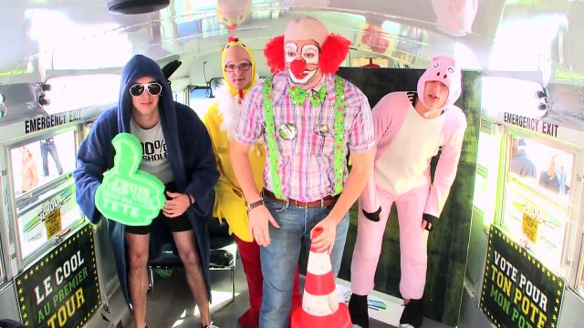 Windows (Microsoft) - système d'exploitation Windows 7 - octobre 2010 - Back2school, Back2cool , candidat Singer et clown