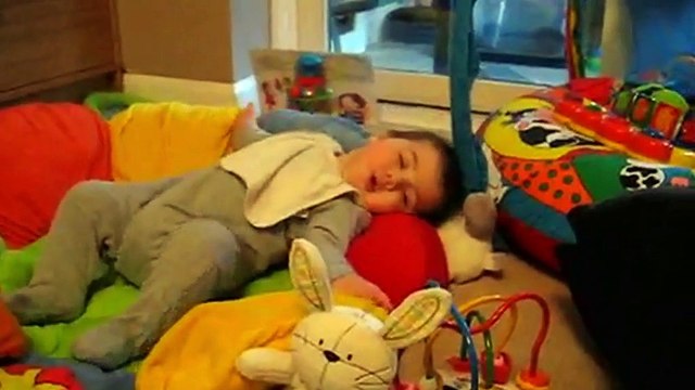 Saatchi & Saatchi Londres pour Pampers (Procter & Gamble) - couches pour bébés, Aimer, dormir et jouer - juillet 2013