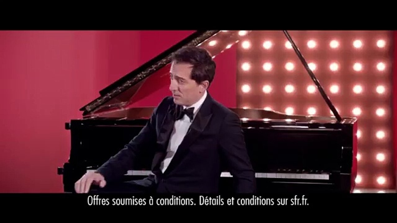 SFR - opérateur téléphonie, Internet, télévision, "A Noël, serez-vous 4G Ready ?, avec Gad Elmaleh" - novembre 2012 - pianos