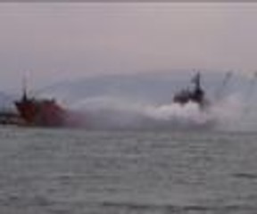 Gemi alev alev yandı