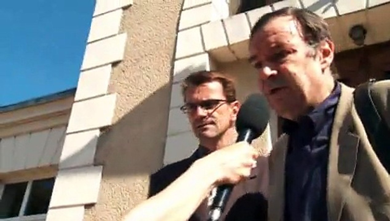 Skoda - voiture Cross over Skoda Yeti - septembre 2009 - "Nouveau Skoda Yeti. Apprivoisez-le." "La Mairie"