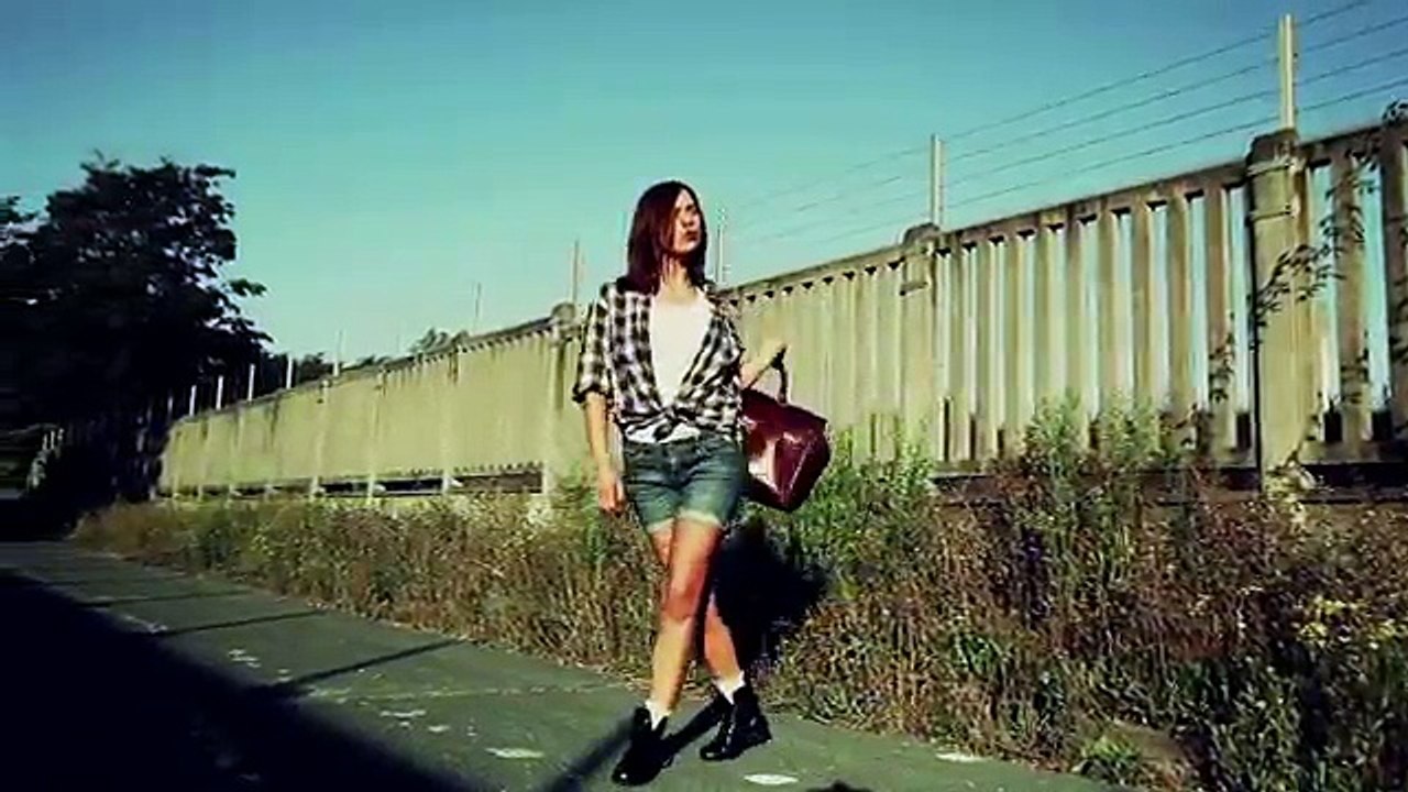 Renault - voiture Renault Sport Clio RS Ange & Démon, "www.facebook.com/renaultsport" - novembre 2011