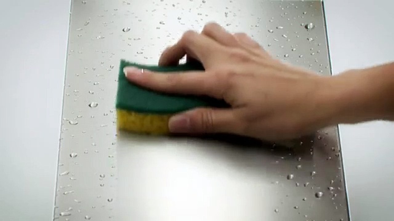 Spontex - éponge Gratt' & Sèche, "Ernie le hérisson, La course, www.facebook.com/spontex" - juin 2011 - version TV