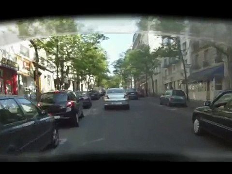 Sécurité Routière - lutte contre les accidents de la route - juin 2010 - Deux-roues motorisés , Voiture qui déboîte