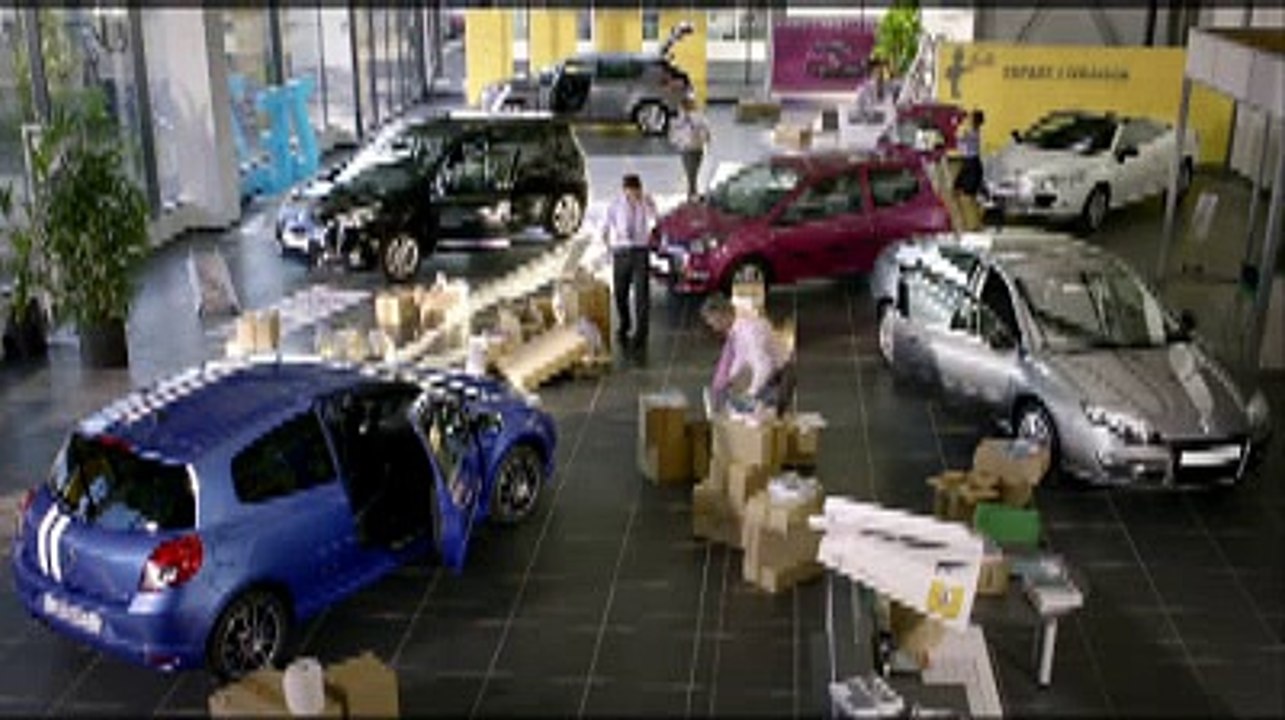 Renault - voitures, "Le coup de main, Ovalie" - février 2012