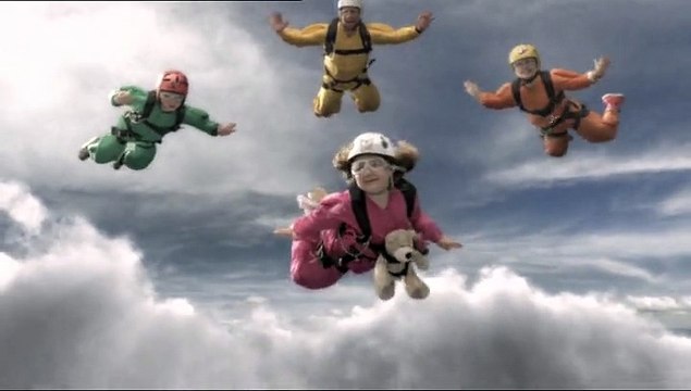 Renault - voiture Renault Scénic - février 2011 - Les parachutistes